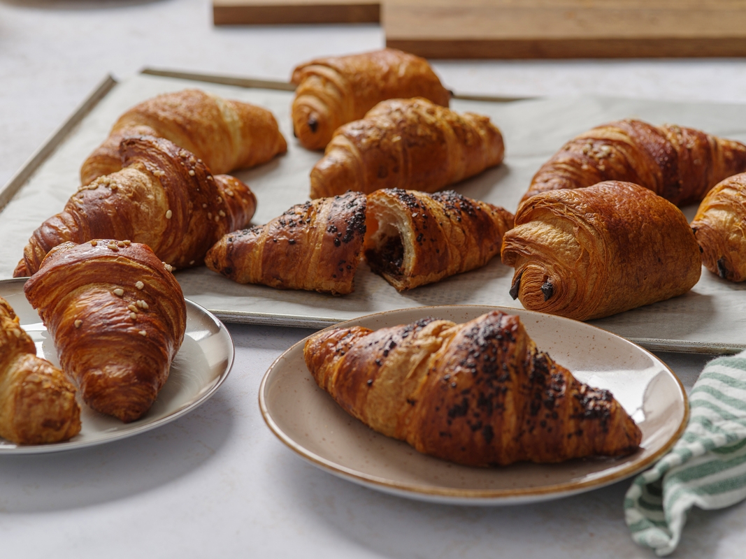 Süß gefüllte Croissants